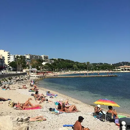Apartment Le Suffren, Ventile ,wifi, A 100 M De La Toulon